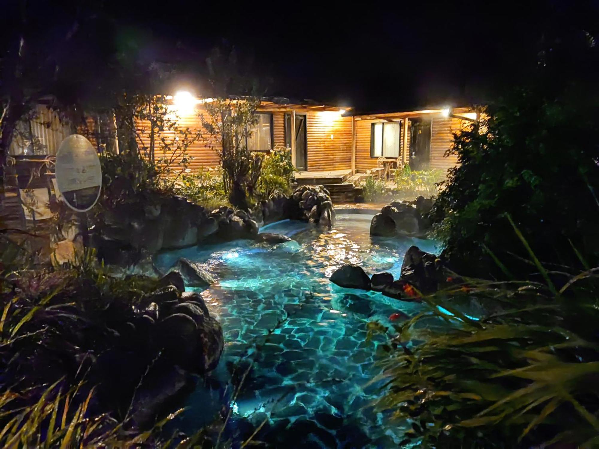 Termas De Papallacta Eksteriør billede The Blue Lagoon at night