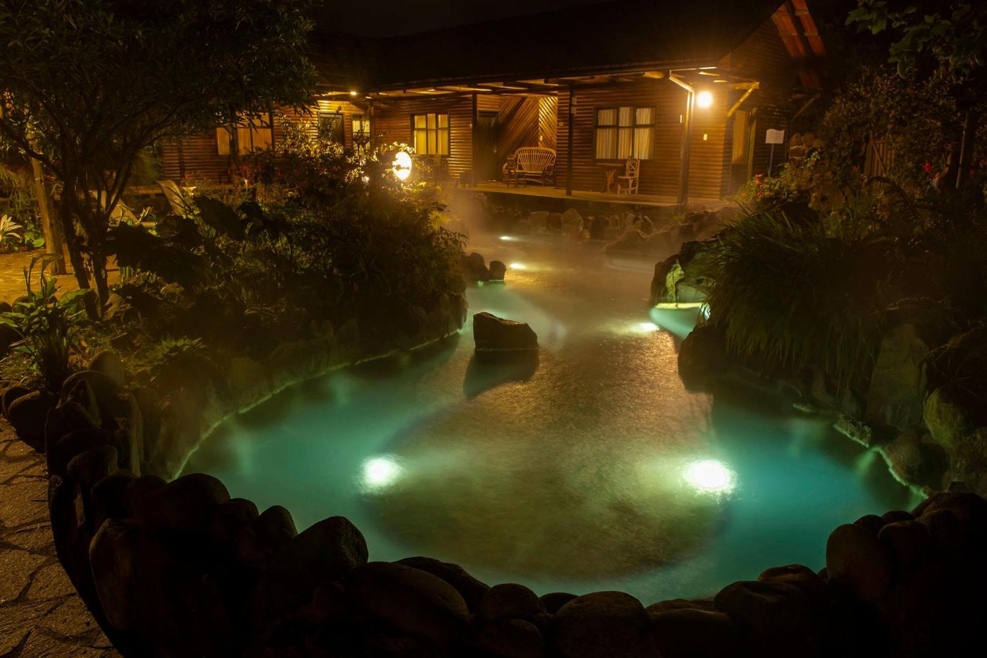 Termas De Papallacta Eksteriør billede A hot spring in Japan