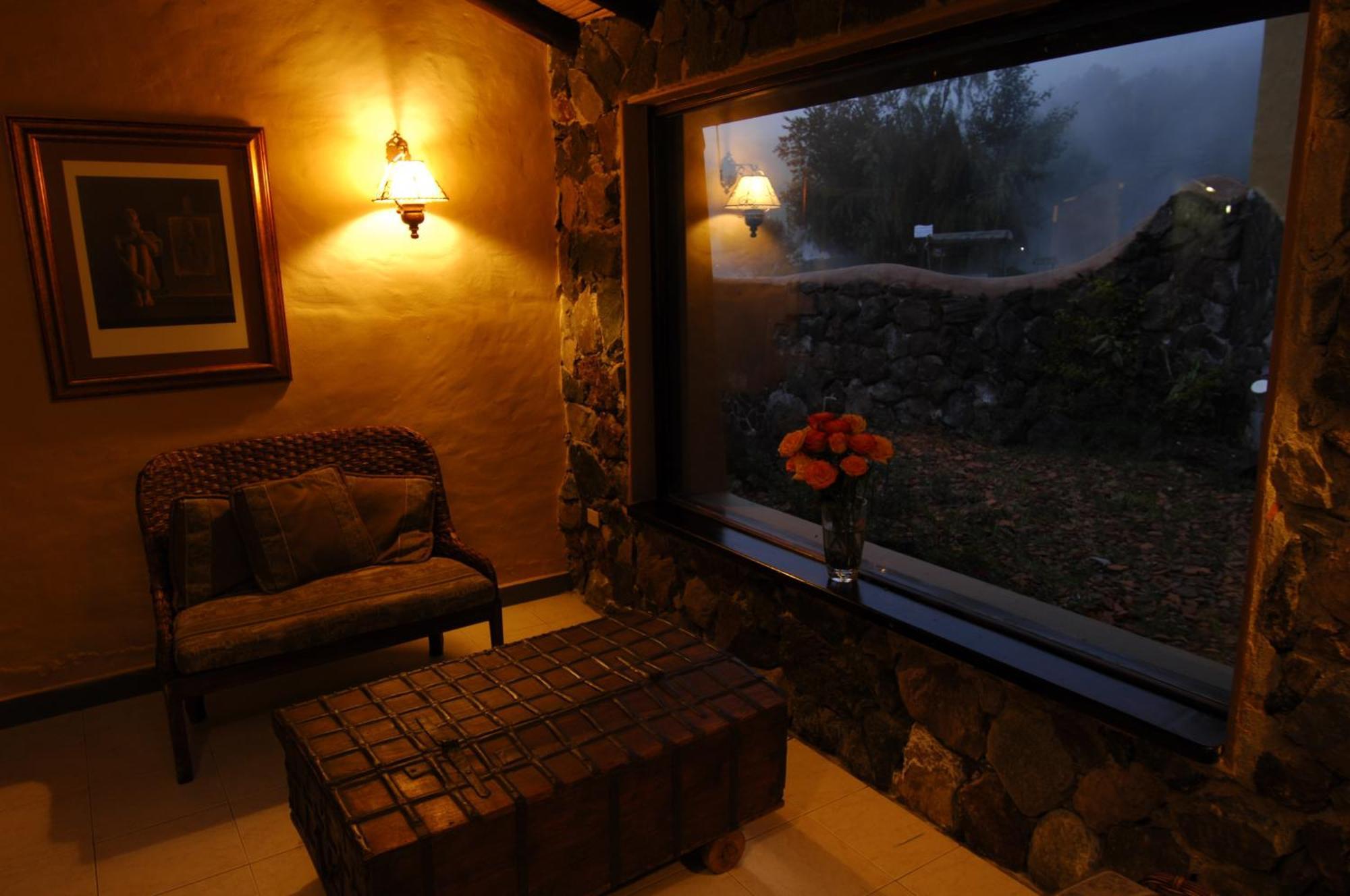 Termas De Papallacta Eksteriør billede Interior of the Inn at Sedona
