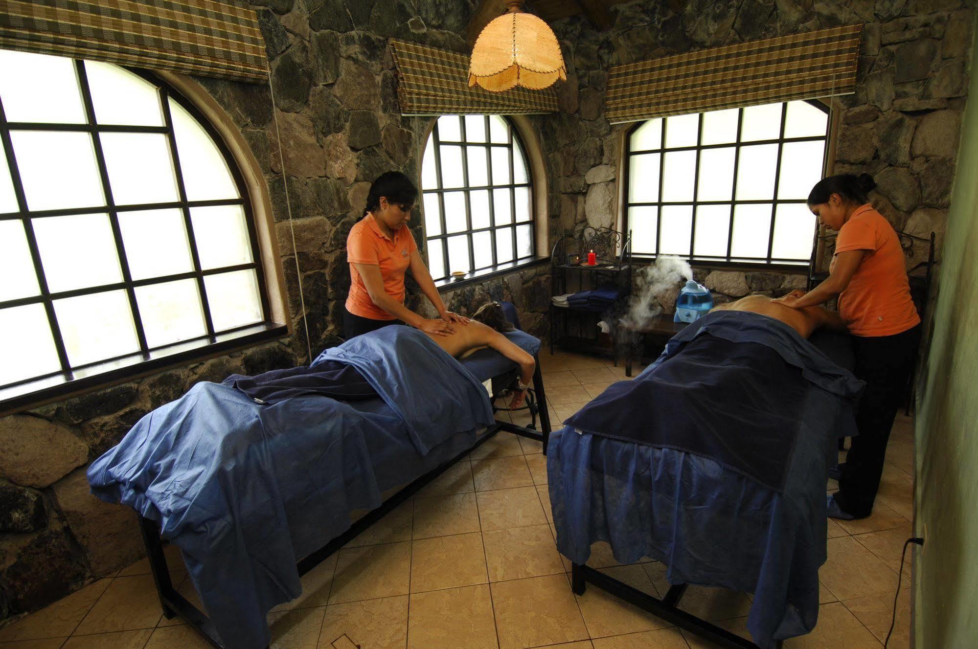 Termas De Papallacta Eksteriør billede A spa in Manila, Philippines